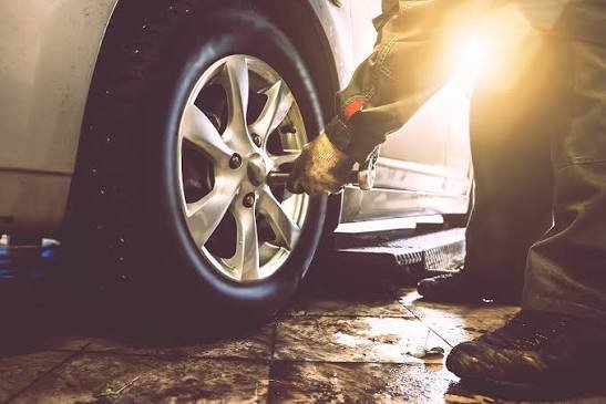 Car Tyre Changing